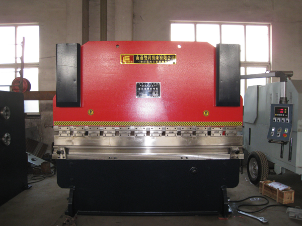 WC67Y-100T2500数显折弯机