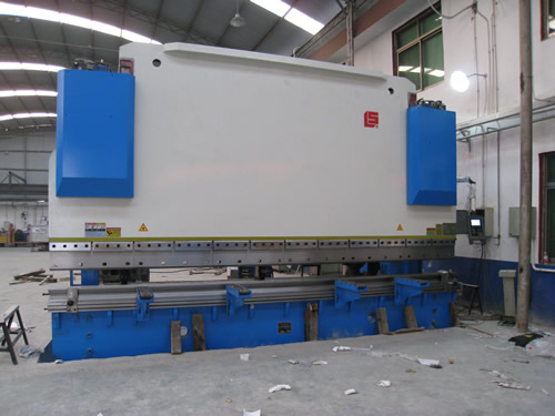 大型电液同步数控折弯机