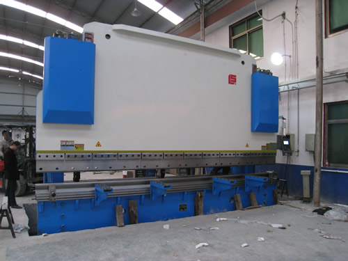 大型电液同步数控折弯机