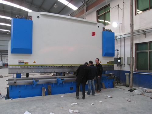 大型电液同步数控折弯机