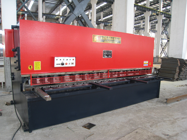 QC12Y-16×4000摆式剪板机