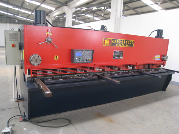 QC11K-6×4000数控闸式剪板机