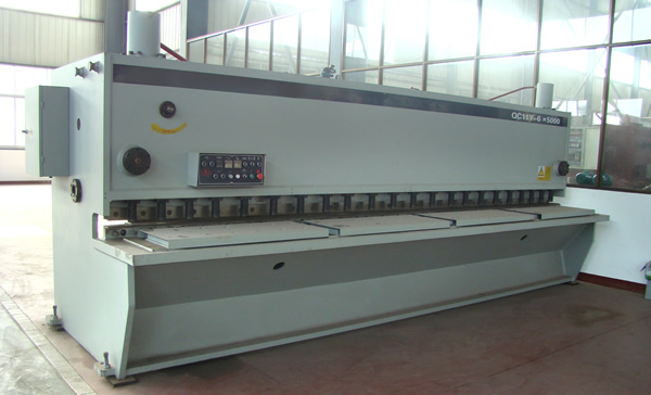 QC11Y-6×5000闸式剪板机