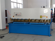 老牌厂家 优质12x2500剪板机