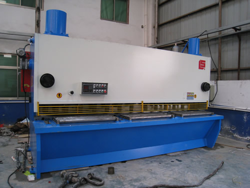 大型液压闸式剪板机