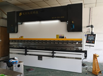 WE67K-200x4000电液伺服数控折弯机