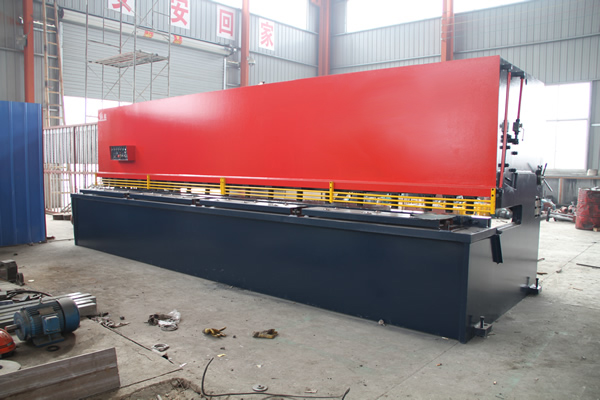 QC12Y系列液压摆式剪板机